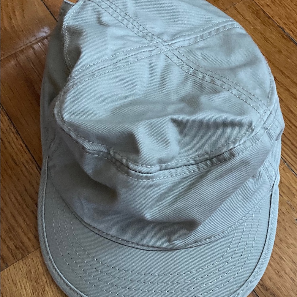 Beige 🧢 cap with adjusted strap